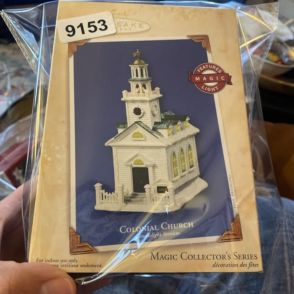 2004 Hallmark Keepsake Christmas Ornament 7th In Colonial Church Series Lighted